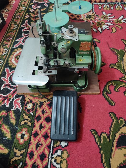 Продам оверлок в хорошем состоянии