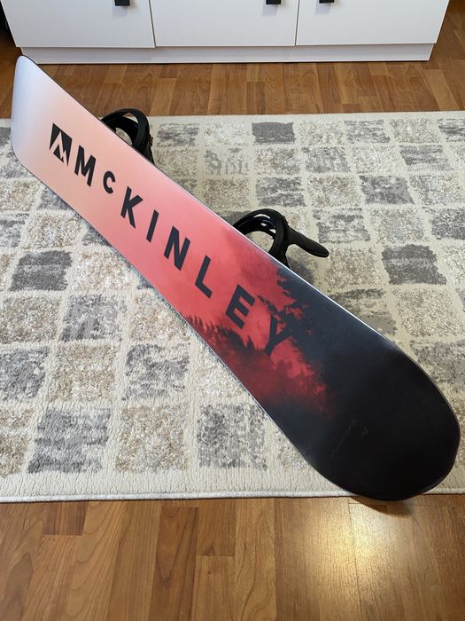 Snowboard Hillside de la McKINLEY