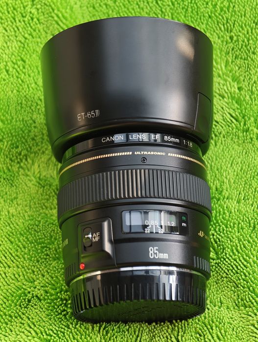 Canon EF 85mm f/1.8
