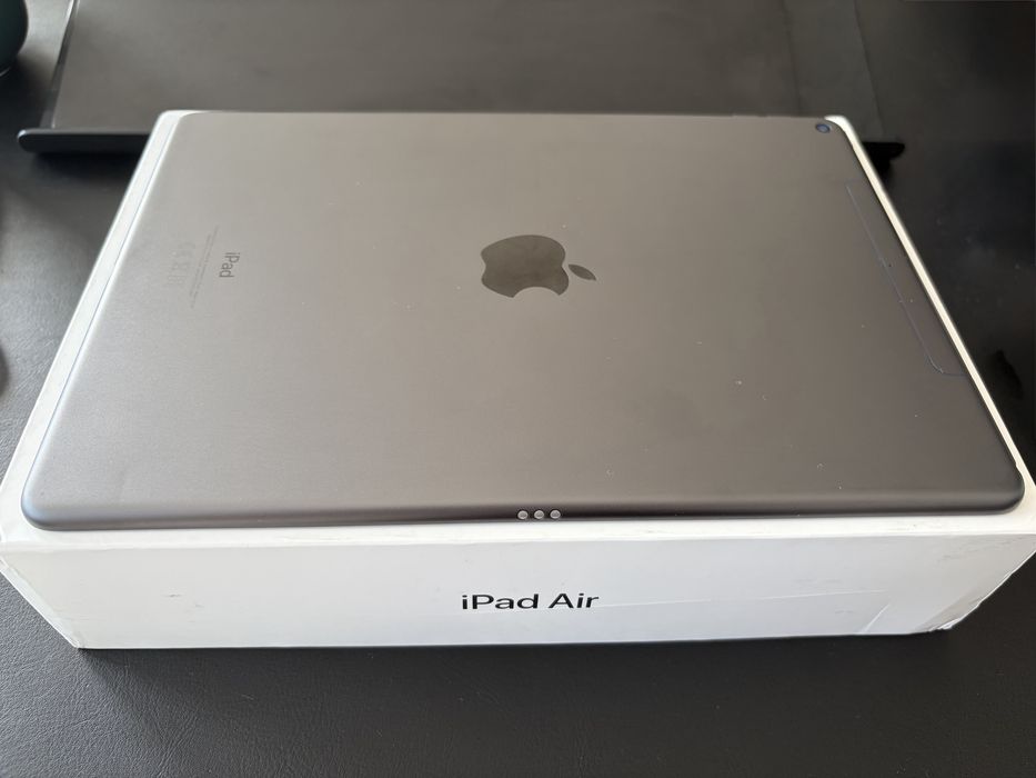 Apple iPad Air 10.5” (2019) 64 GB Space Grey cellular + Wi-Fi