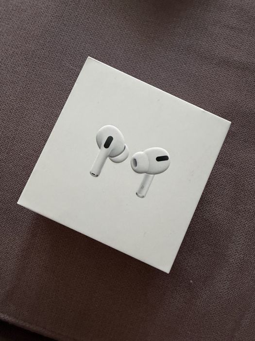 Оригинал, один наушник.