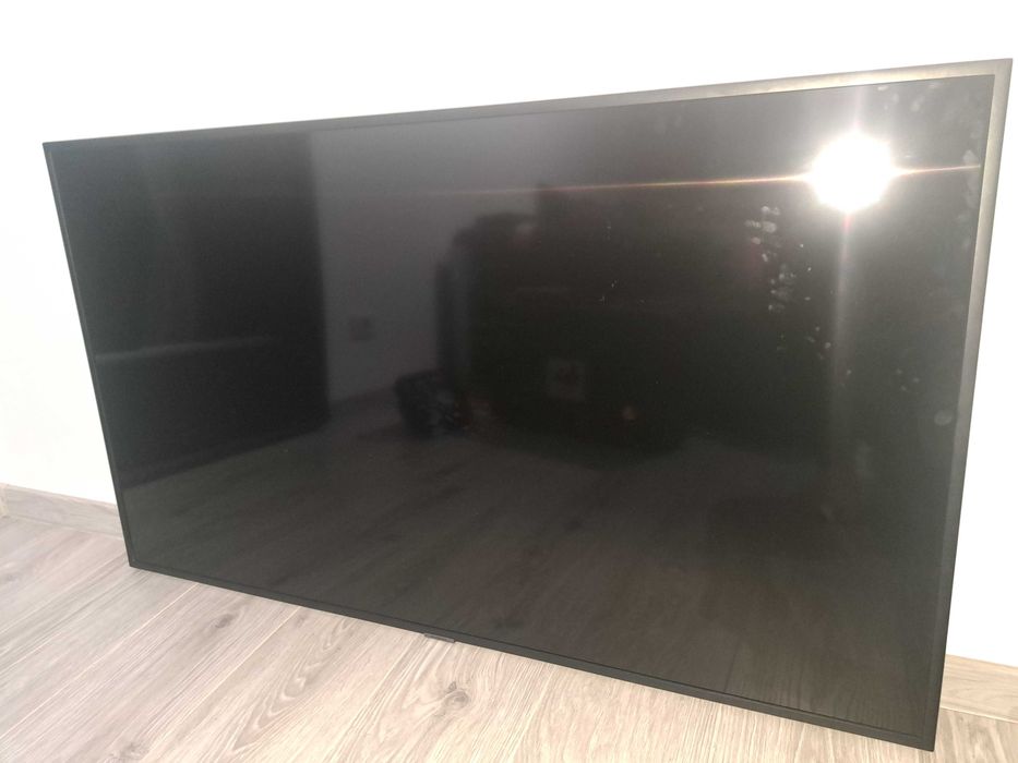 TV SAMSUNG UE50RU7025 defect ,se aprinde se aude dar se vede negru