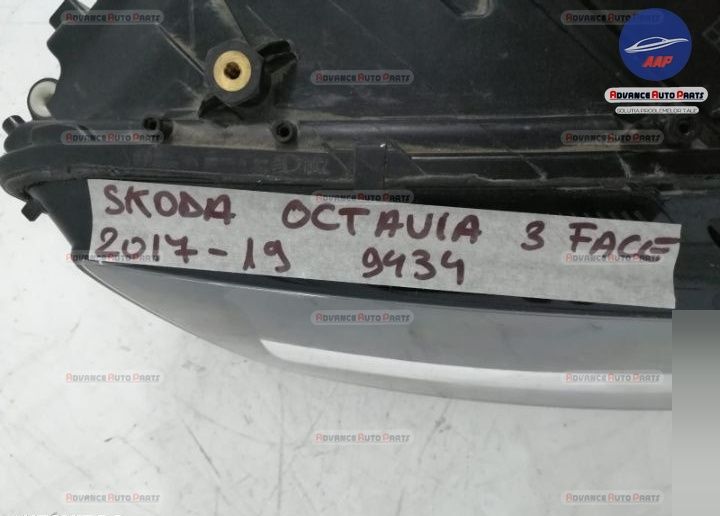 Десен фар пълен LED оригинален Шкода Октавия / Skoda Octavia 3 [фейсли