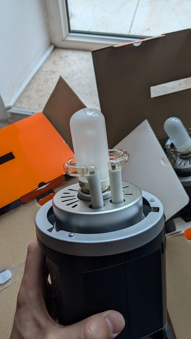 Вспышка Godox MS200