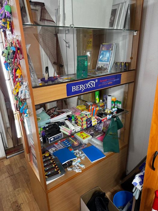 Шкаф стол стул все по 5000