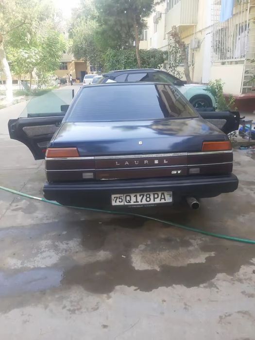 Нисан лаурельпрадаю