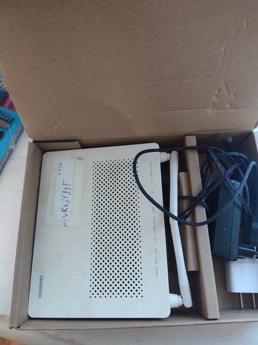 Продам роутер Хуавей