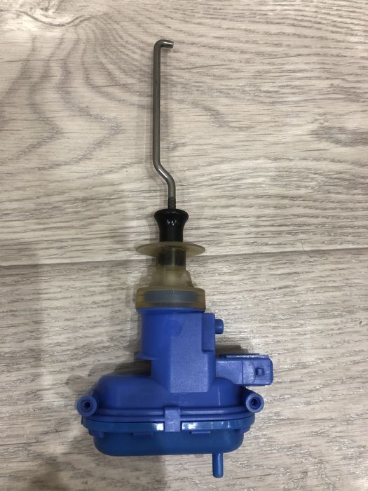 Запчасти на Audi 80 B4