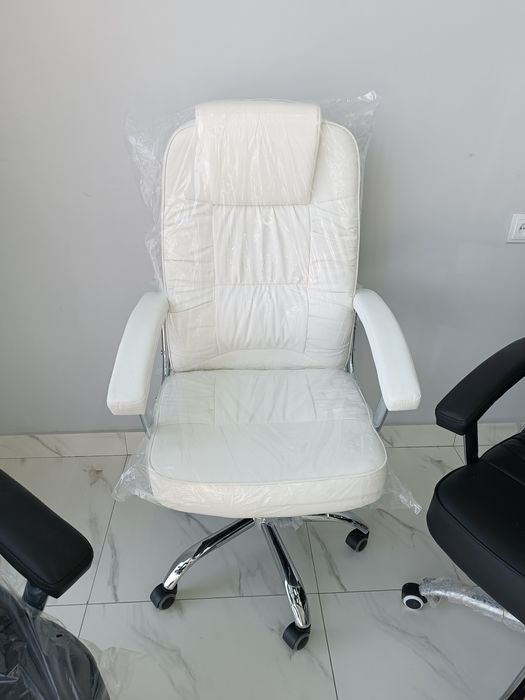 Офисное кресло LEO black  , кресло для руководителей