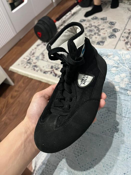 Продается борцовки для бокса
Кызыл Asics разме