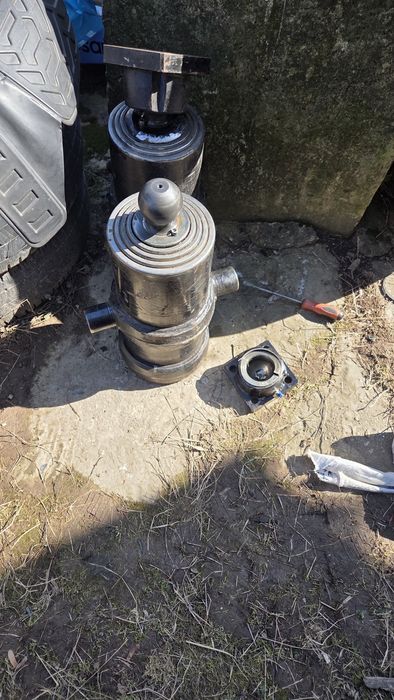 Vând cilindru basculare 10..18 tone