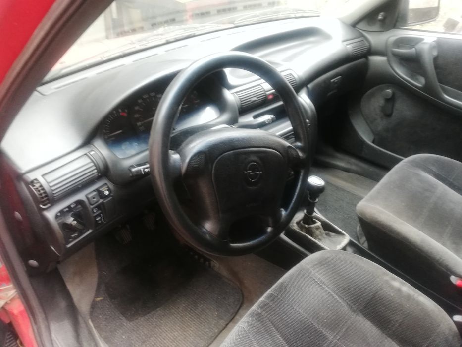 Opel Astra 1.6 si, 100 k.c. на части
