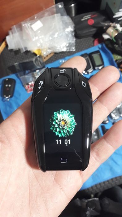 Ornatip berishbilan BMW pult yoki magicar mejikar pult