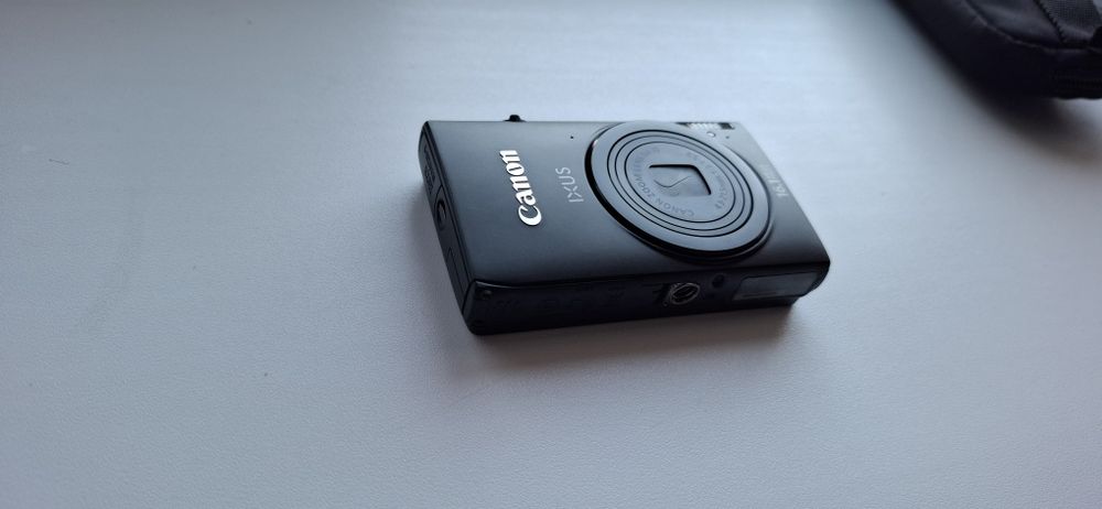 Canon ixus   240