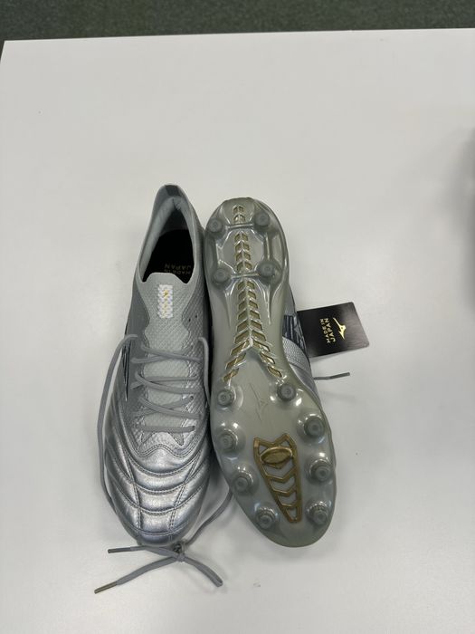 Бутонки Mizuno Morelia