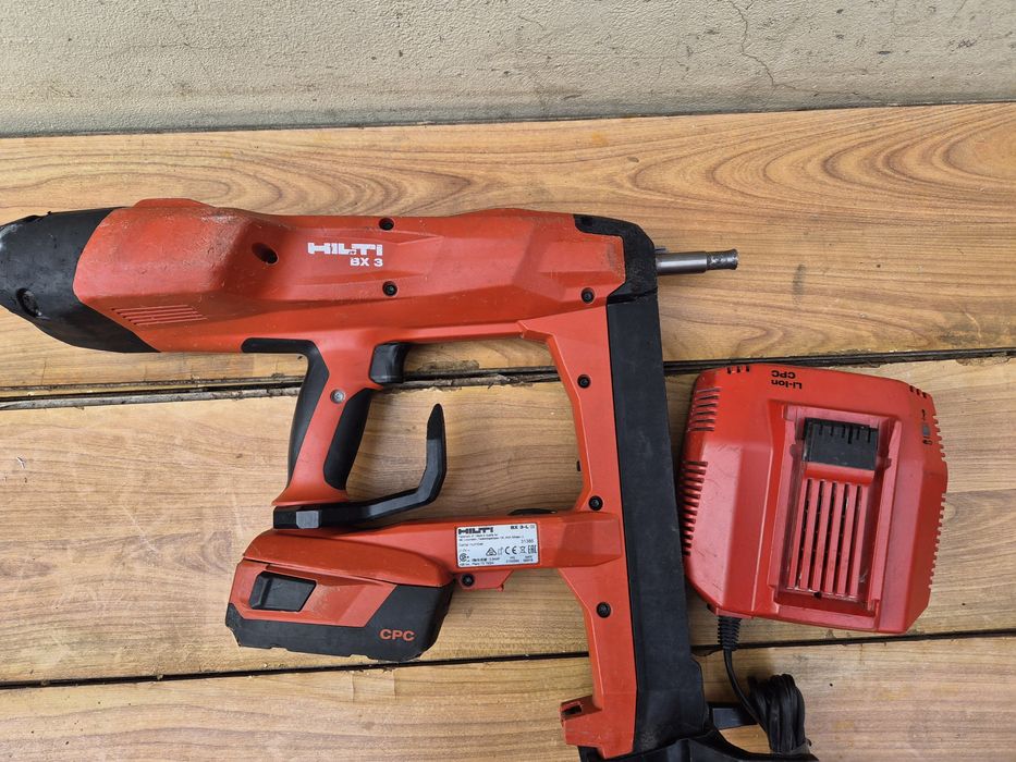 Pistol puscat cuie Hilti BX 3