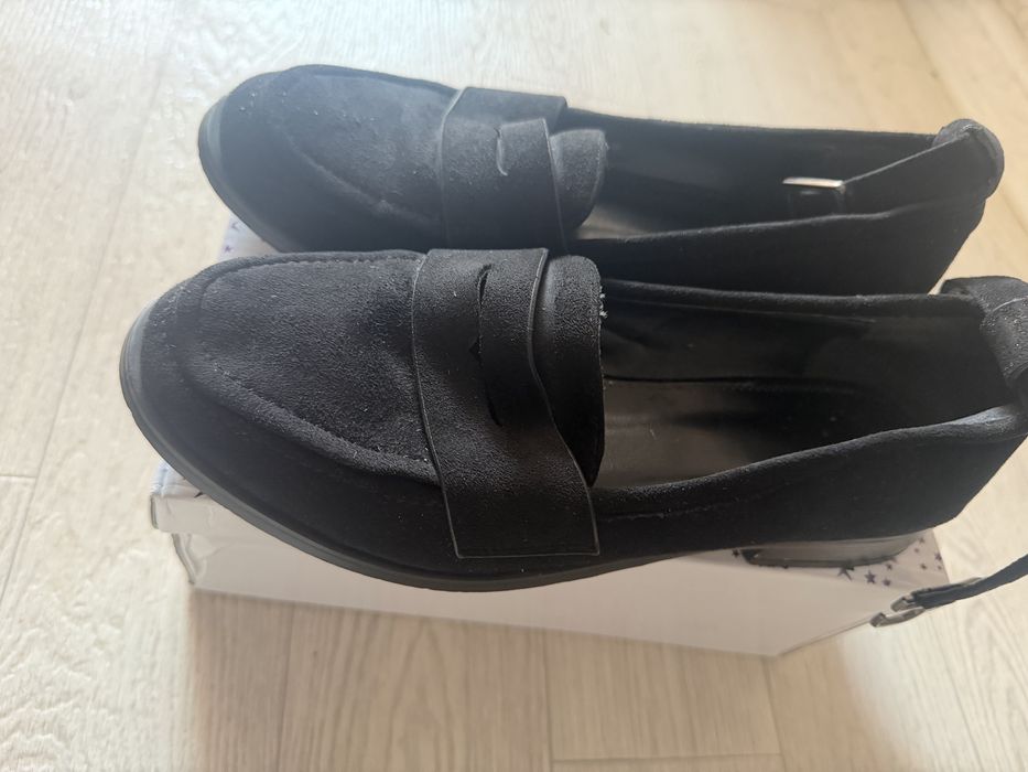 Продам  лоферы 37 го размера