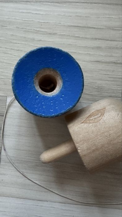 Kendama pill Terra- model Bee- rosu,galben,albastru