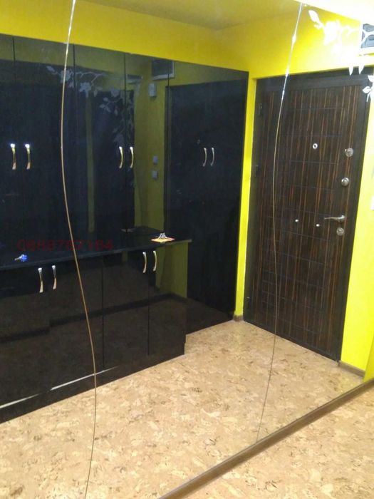 Дава се под наем Тристаен апартамент в Перник, Център - 62 кв.м за 438.6 € - Снимка #12