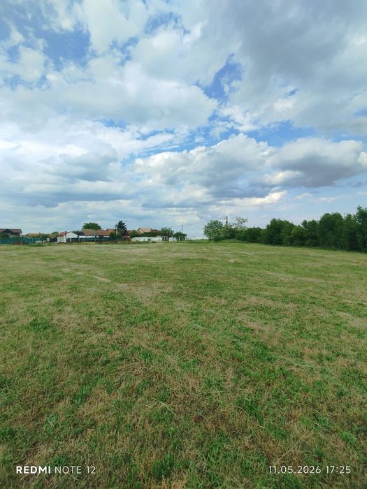 Teren intravilan 1200mp Leș