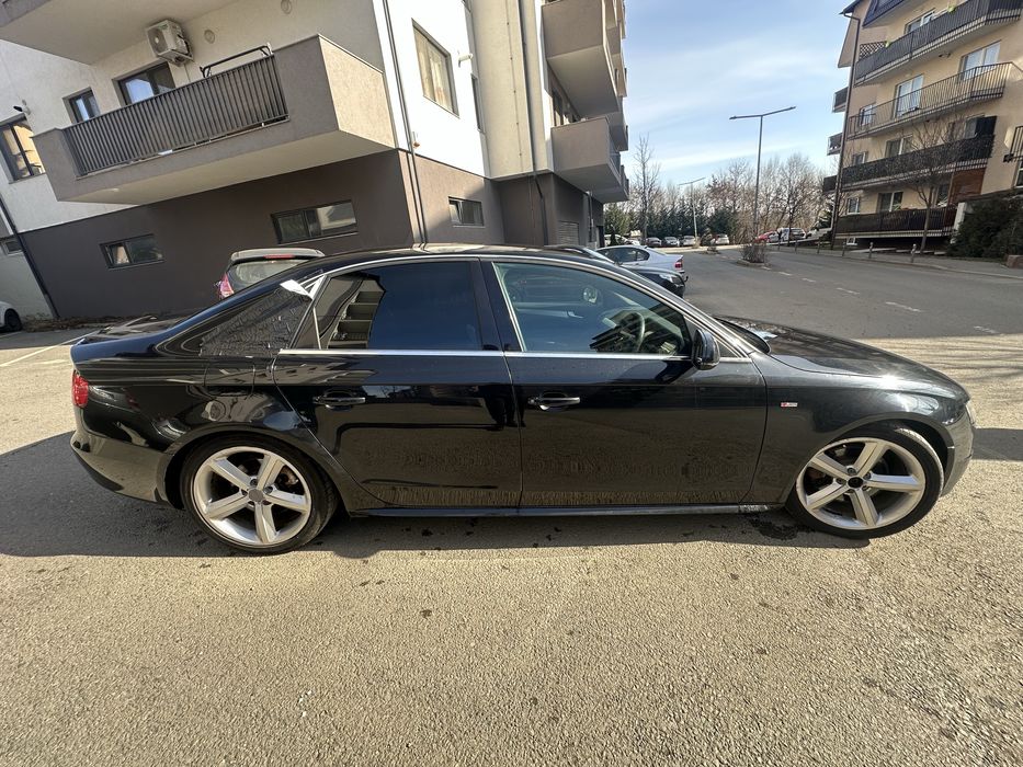 Usa fata spate stanga  audi a4 b8 sedan berlina LZ9Y
