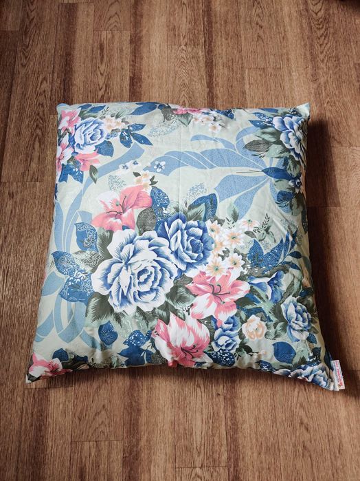 Подушка перьевая, б/у.