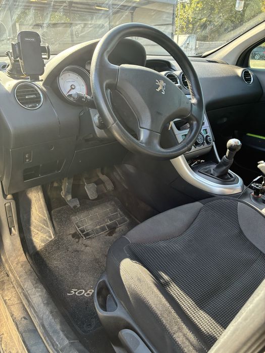 Peugeot 308 1.6 HDi 109 к.с. – 2009 г.