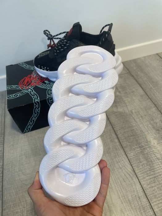 Versace Chain Reaction