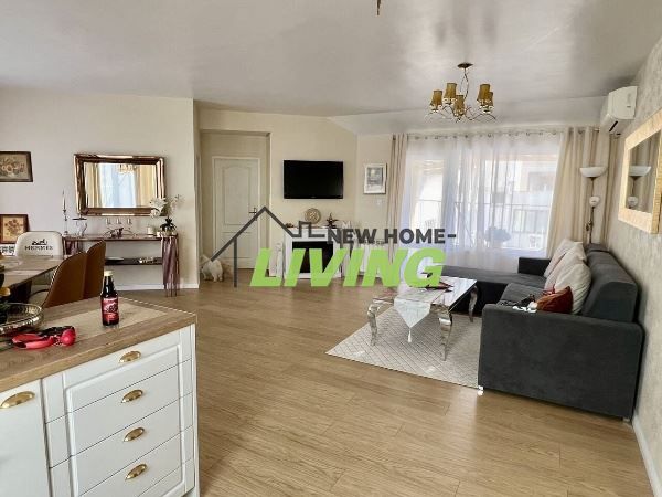 Продава се Тристаен апартамент в Пловдив, Център - 114 кв.м за 2588 €/кв.м - Снимка #2