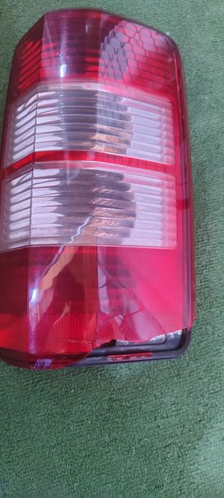 Dodge Nitro десен стоп