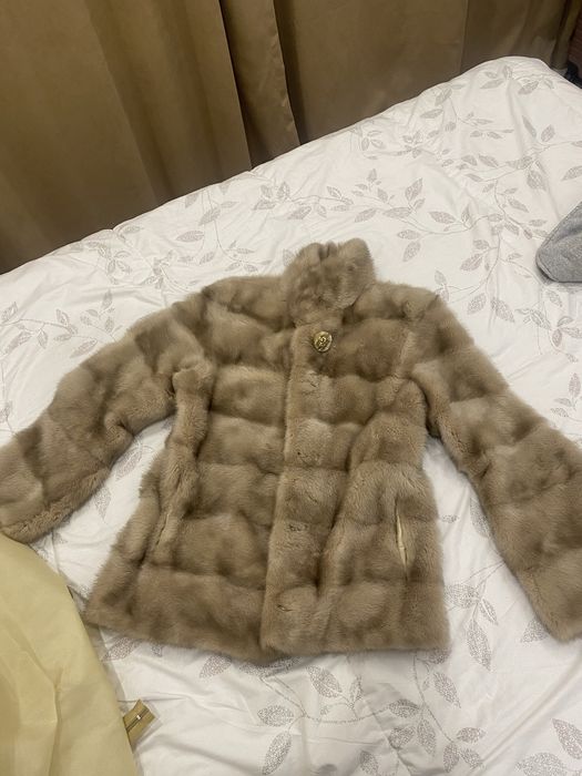 Натуральная шуба из меха Swakara