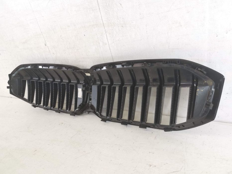 Радиаторна решетка БМВ / BMW G20 LCI Оригинална В Добро Състояние
