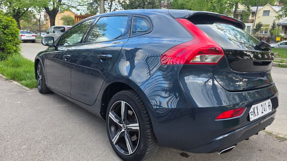 Volvo V40 2.0 D2 * An 2017* Euro 6 * Cutie Manuala