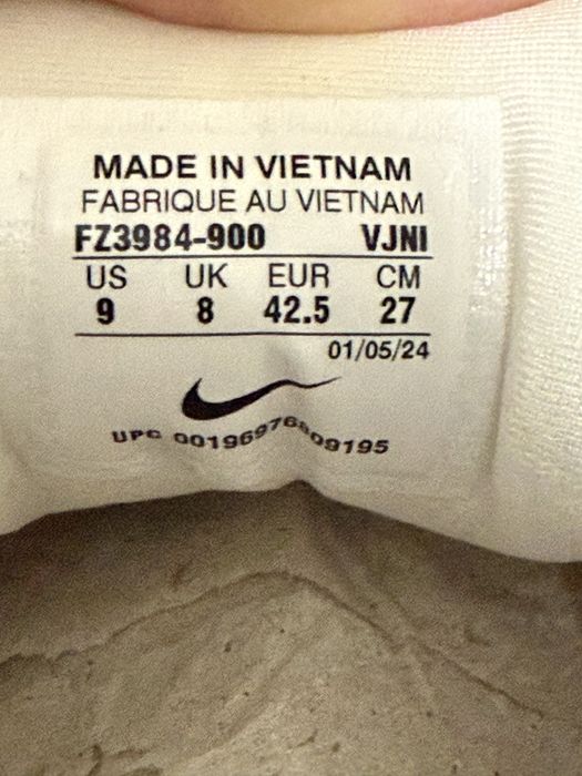 Кроссовки nike с офиуиального сайта новые