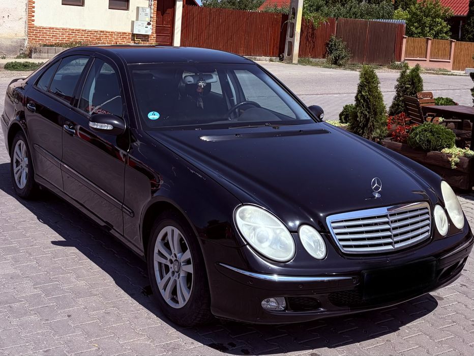 Mercedes Benz E220