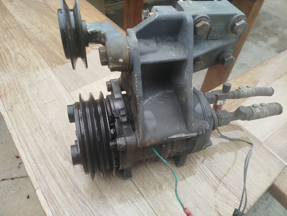 Компресор с обтегач за Thermo King от Мерцедес Атего 815