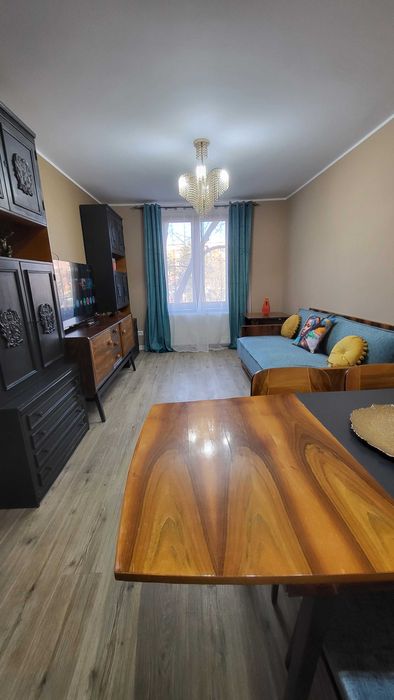 Inchiriez apartament 2 camere, centru (Nespalata)