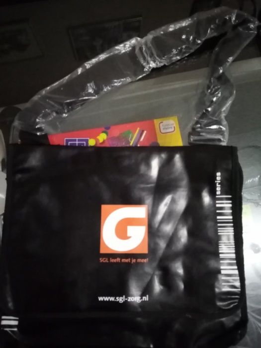 ЧАНТА дамска НОВА. Работни за лаптоп или документи