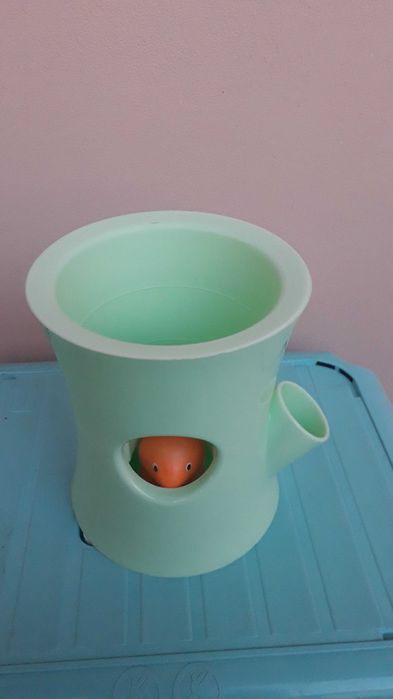 Самополиваща саксия