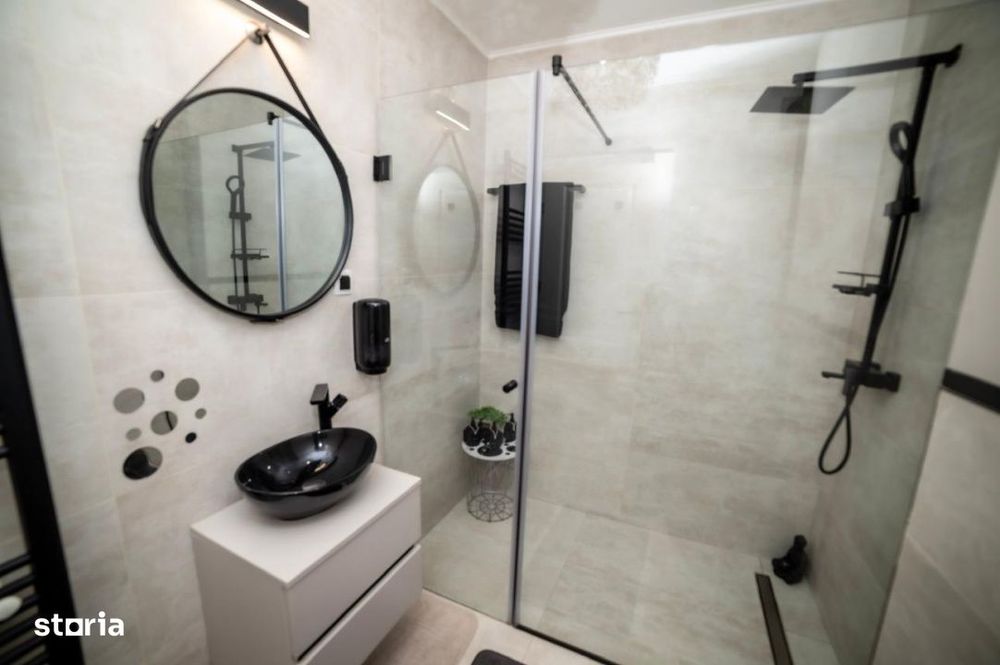 Apartament cu 3 camere, 60 mp, terasa, zona VIVO