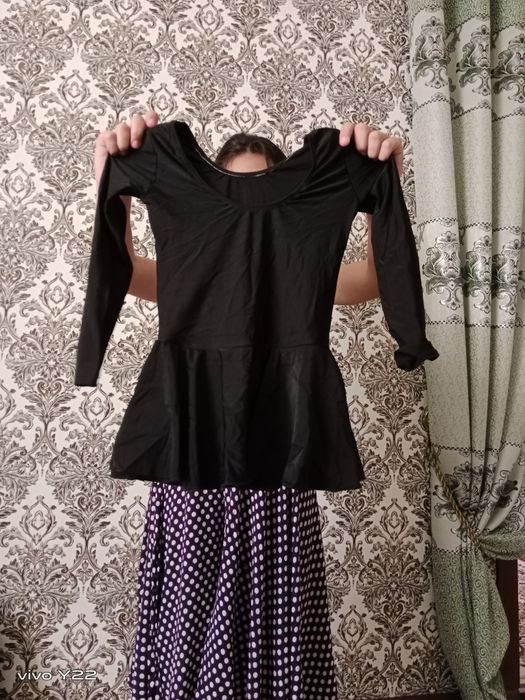 Gimnastika kiyim va anjomlari sotiladi