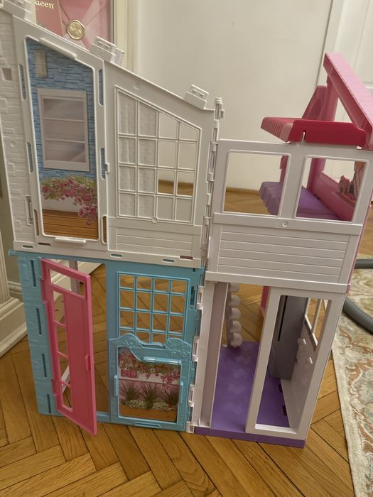 Casa Barbie originala, pliabila, culoare roz alb