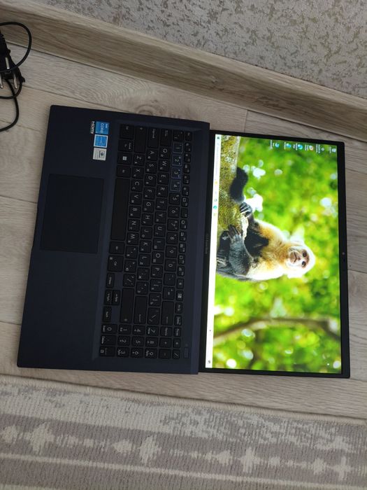 ASUS i3-1215U 8GB SSD 256GB