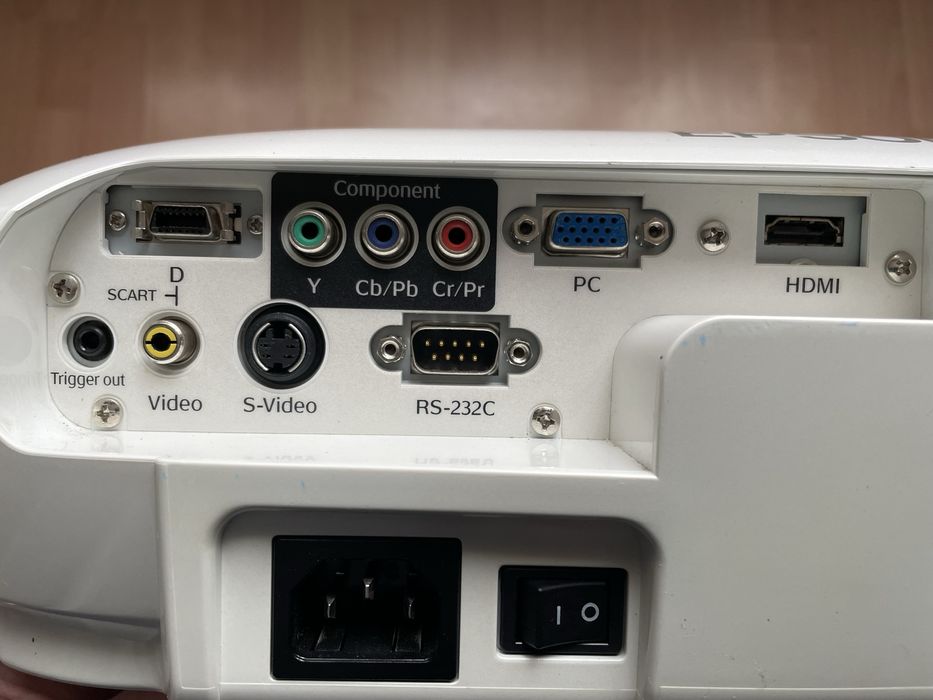 Проектор Epson EMP-TW700