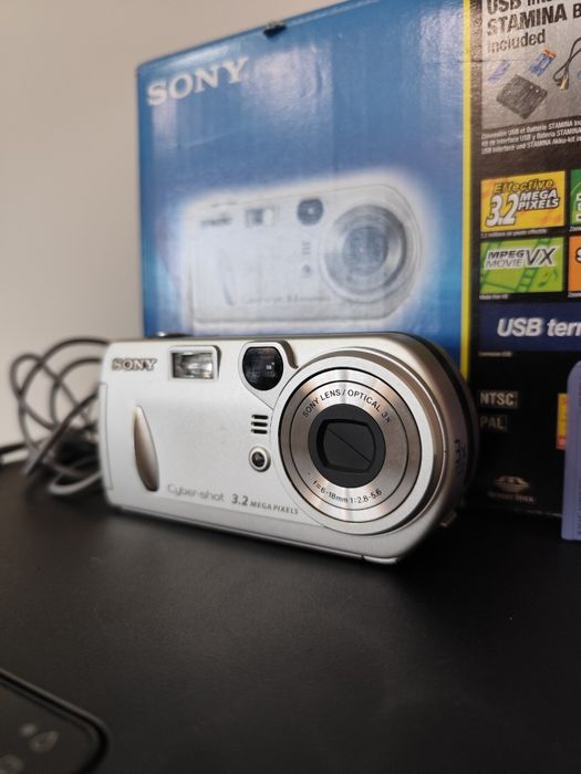 Дигитален фотоапарат Sony Cybershot P72 комплект