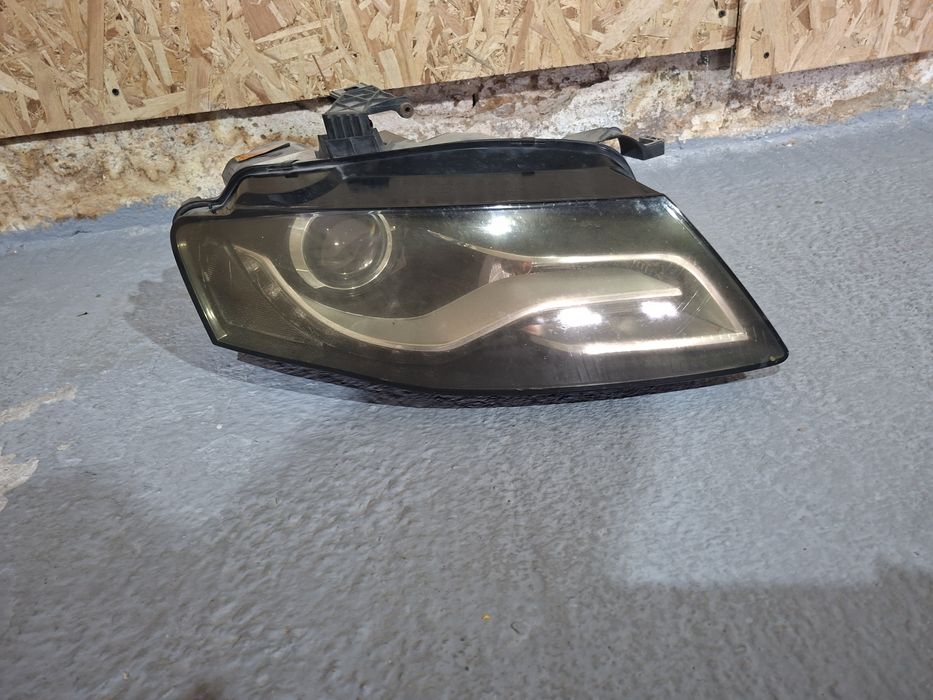Far dreapta Audi A4 b8 xenon d3s