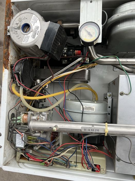 Продам котел Навиэн