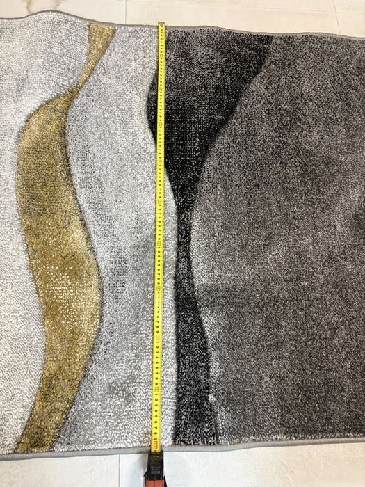 Чисто нов килим.