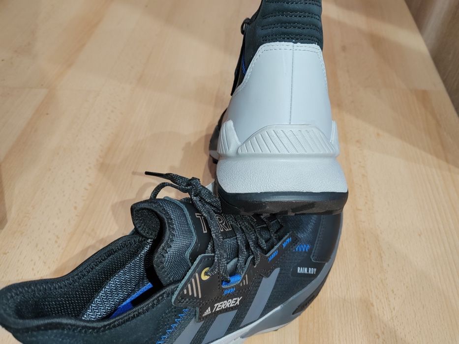 Нови мъжки зимни боти adidas 42