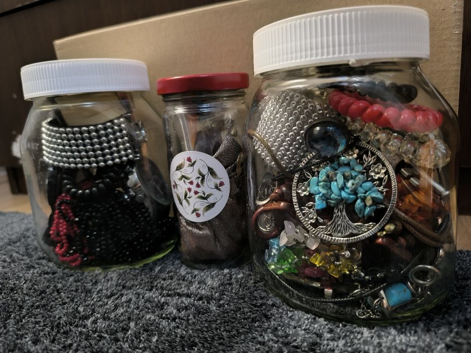 Мистериозни бурканчета